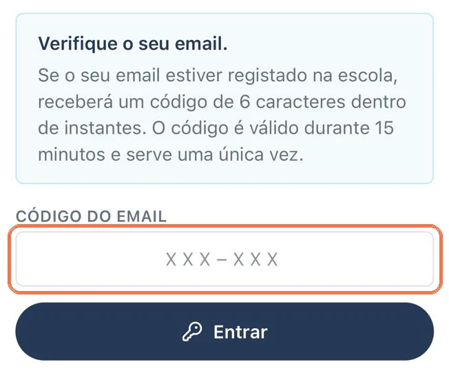 O painel de confirmação a pedir para verificar o email, com o campo do código destacado por baixo.